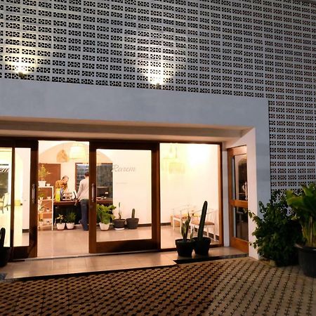 ホテル ラレム バンダールランプン エクステリア 写真